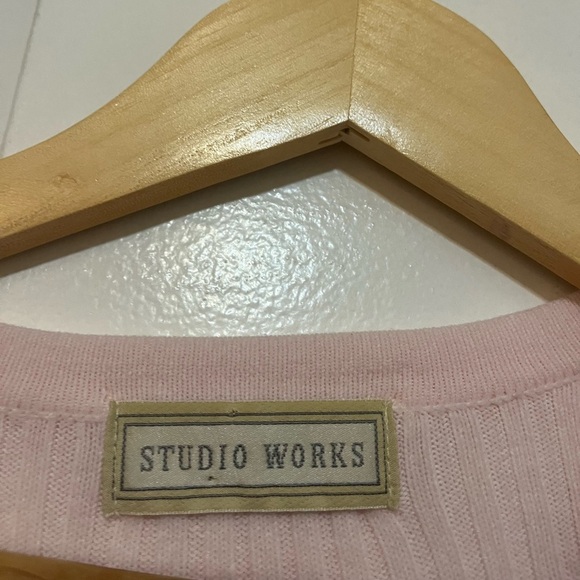 Baby pink cable knit cardigan - Picture 4 of 5